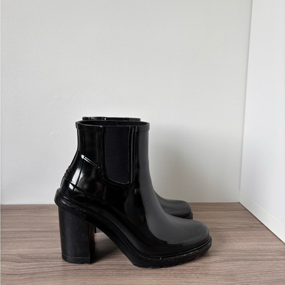 Women's Black Glossy Chunky Heel Rain Boot